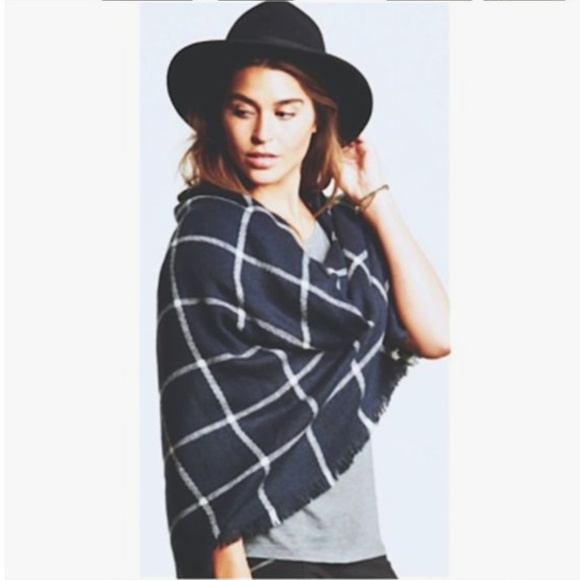 Athleta Highland Blanket Scarf - Picture 2 of 2